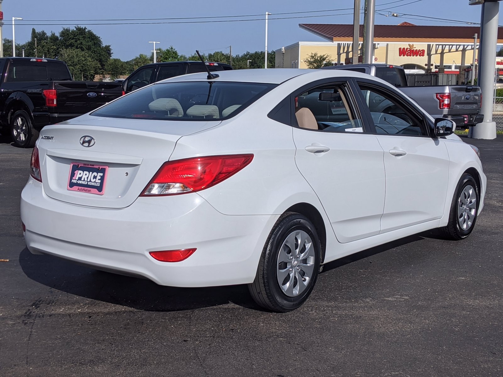 Pre-Owned 2017 Hyundai Accent SE